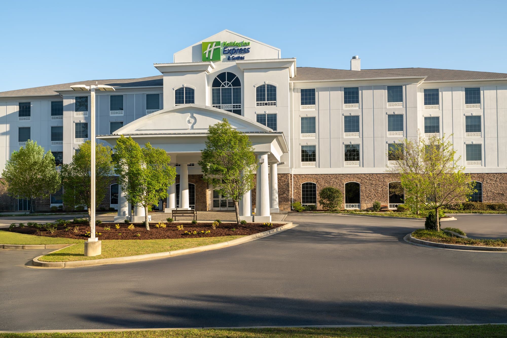 Holiday Inn Express & Suites